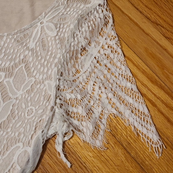 BKE‎ lacey blouse - Picture 2 of 4